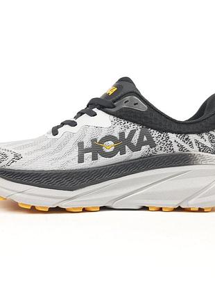 Hoka one one challenger atr 7 серые с черным и оранжевым