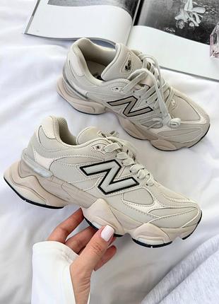 Жіночі кросівки new balance 9060 beige grey нью беланс бежевого з сірим кольорів