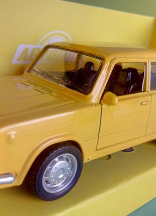 Іграшка ваз 2101 жигулі копійка автохіт жовтий