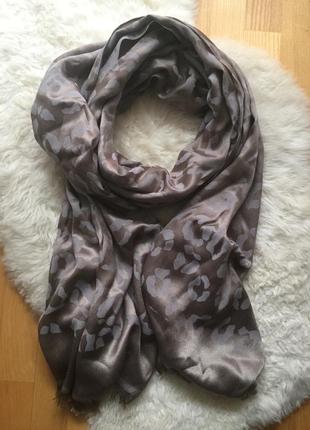 Красивий шарф з переливами