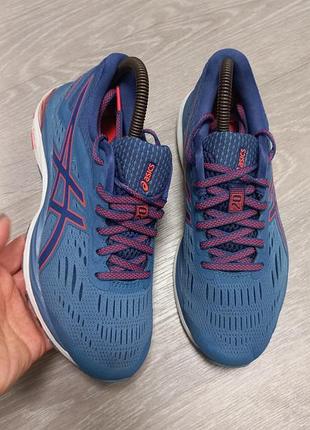 Фірмові кросівки asics