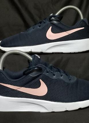 Кроссовки nike tanjun