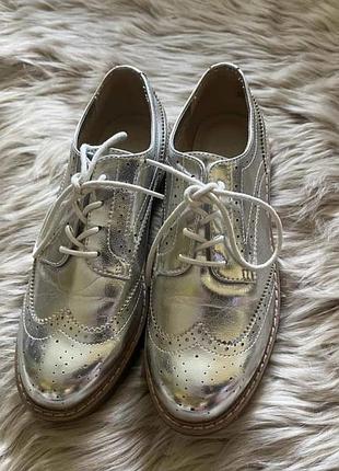 Туфли лоферы bershka