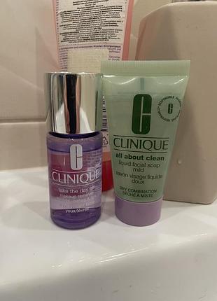 Міцелярна вода і гель для вмивання clinique