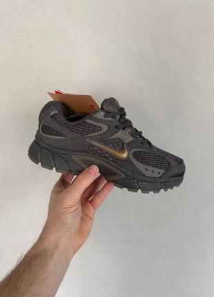 Крутые кроссовки nike v5 rnr sneakers in gray and gold