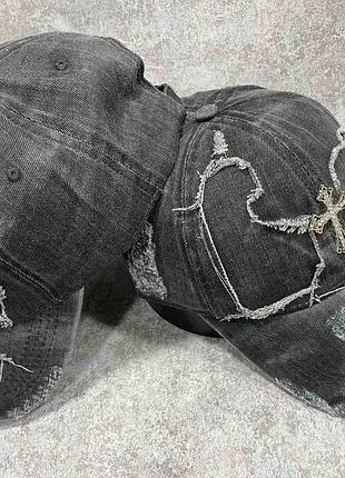 Джинсовая кепка chrome hearts рваная, брендовая бейсболка chrome hearts джинс, кепка хром хартс, рванная кепка