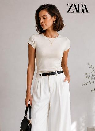 Новая облегающая бежевая трикотажная футболка zara s