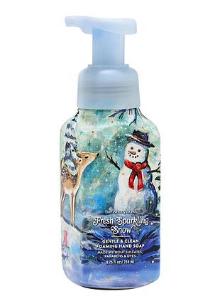 Мило-пінка для рук bath & body works fresh sparkling snow foaming soap