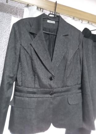 Шикарный костюм женский 50 г.