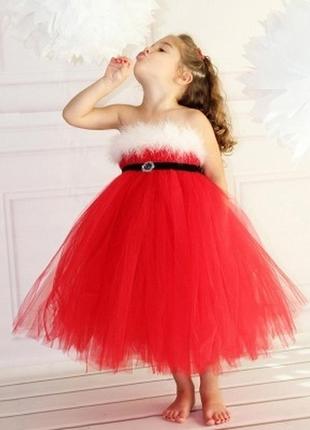 Красивое нежное платье на новый год, 
ширина регулируется поясом