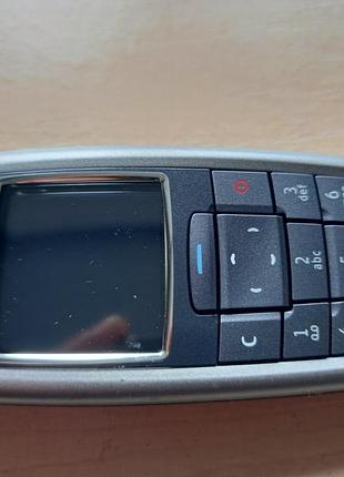 Телефон nokia 2600 в серебристом цвете. 4
