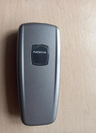 Телефон nokia 2600 в серебристом цвете. 3