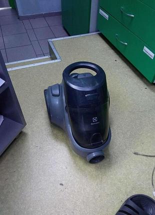 Пилосос б/у electrolux ec41-4t
