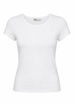 Біла облягаюча футболка zara