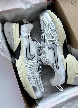 Кросівки nike v2k run summit white metallic silver wmns fd0736-100