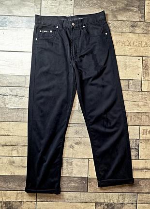 Черные джинсы hugo boss модель montana stretch, выполнены из эластичного материала размер 32