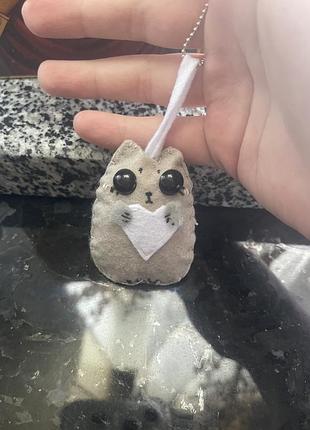 Брелок з фетру