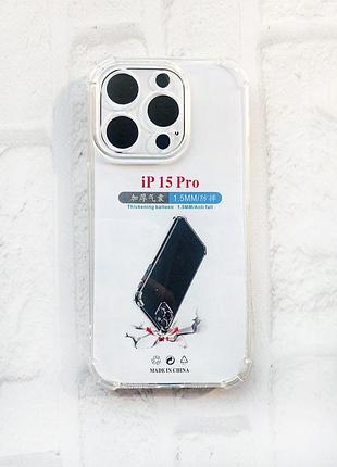 Чехол с утолщенными углами на iphone 15 pro