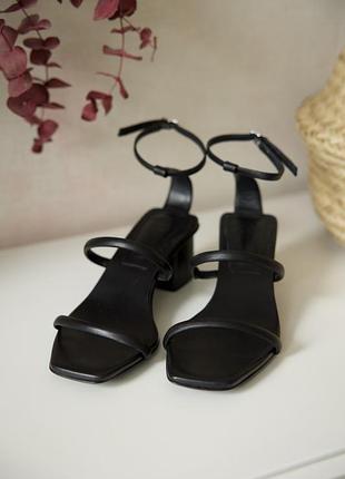 Босоніжки шкіряні massimo dutti