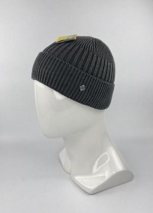 Мужская шапка теплая серая