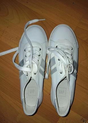 Кожаные кроссовки gap
