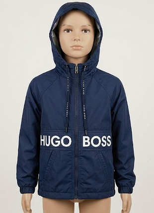 Детская ветровка hugo boss (navy blue) размер по бирке: 116-122 (ориентивно на возраст 6-7 лет).