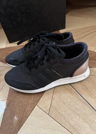 Жіночі кросівки adidas los angeles