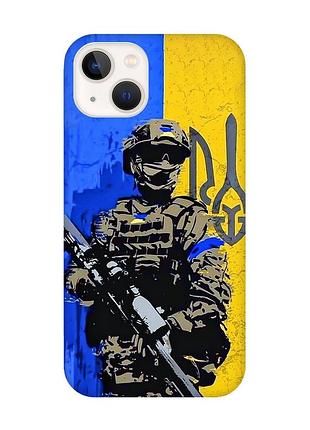 Чехол с защитой камеры на iphone 14 plus :: солдат (патриотический принт 350)