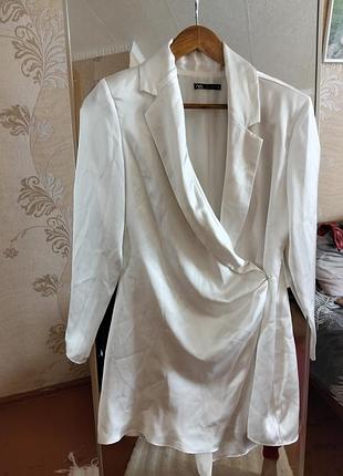 Атласное платье zara
