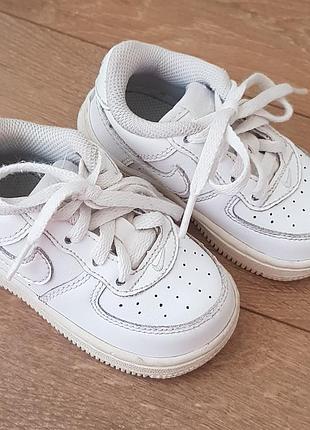 Шкіряні кросівки nike для найменших