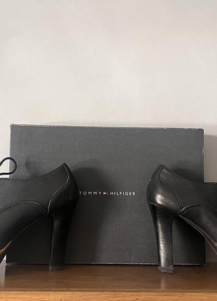 Шкіряні черевики tommy hilfiger 37,5 р-р