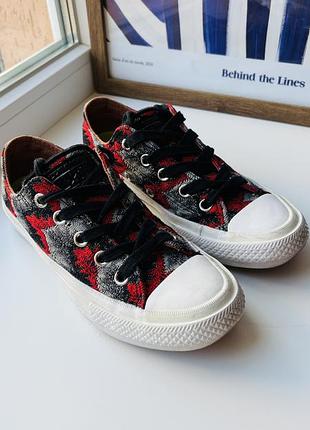 Converse колаборація з missoni