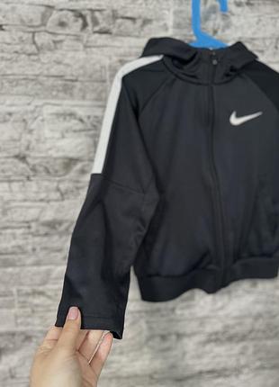 Зіпка nike 4-5 років 2