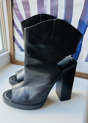 Zara ботильйони весняні шкіряні
