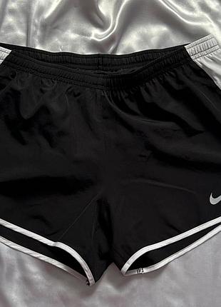 Жіночі бігові шорти nike tempo dri-fit