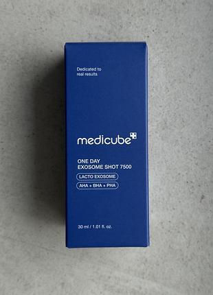 Інтенсивна сироватка з екзосомами та спікулами для звуження пор medicube one day exosome shot pore ampoule 7500 30ml