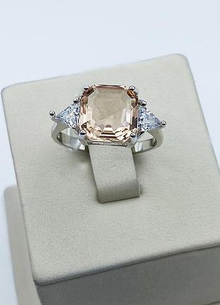 Кольцо серебряное с морганитом и кубическим цирконием 17 3,97 г