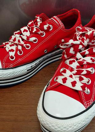 Червоні конверси на платформі шнурки сердечка converse оригінал