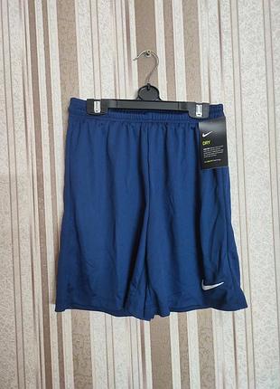 Классные спортивные шорты