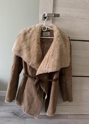 Дублянка bershka m молочно-коричнева