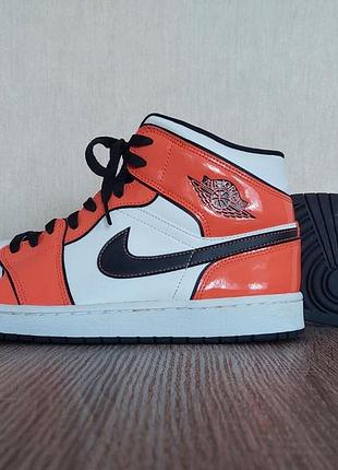 Чоловічі кросівки nike air jordan 1 mid se turf orange