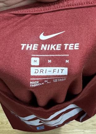 Nike tee trail dri-fit футболка м размер трекинговая с принтом 2