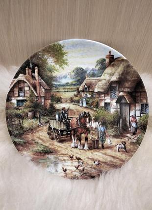 Настенная тарелка с пейзажем wedgwood.