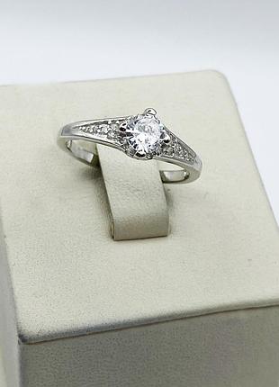 Кольцо серебряное с кубическим цирконием 17 2,48 г