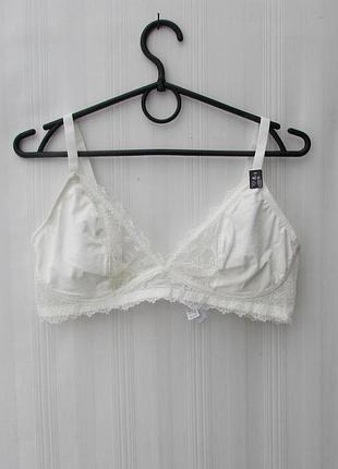 Мягкий кружевной бюстгальтер без косточек 75d etam
