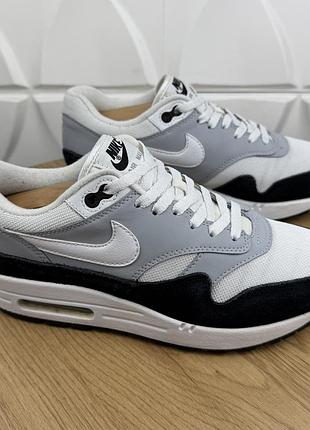 Оригінальні кросівки nike air max