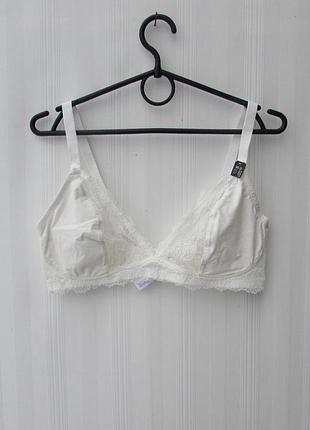 Мягкий бюстгальтер с кружевом без косточек 80d etam