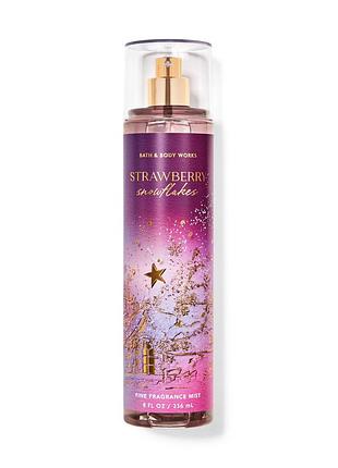 Парфюмированный спрей для тела bath & body works strawberry snowflakes mist 236 мл