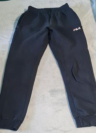 Черные спортивные штаны fila