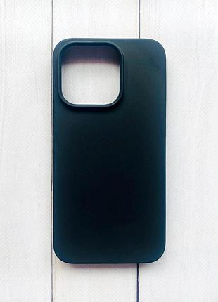Матовый силиконовый чехол на iphone 15 pro черный